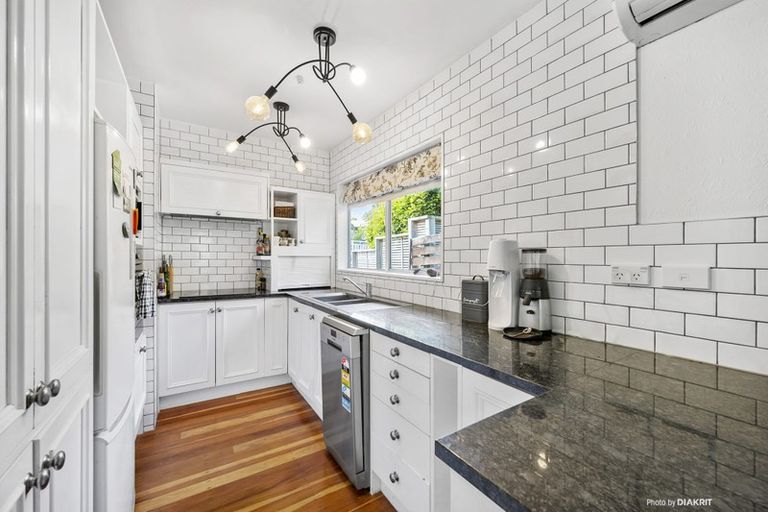 Photo of property in 10b Dormar Place, Churton Park, Wellington, 6037