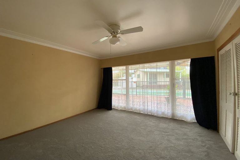 Photo of property in 4 Glenmore Road, Sunnyhills, Auckland, 2010
