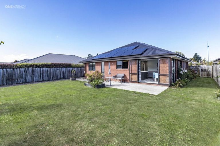 Photo of property in 10 Manuka Street, Pegasus, 7612