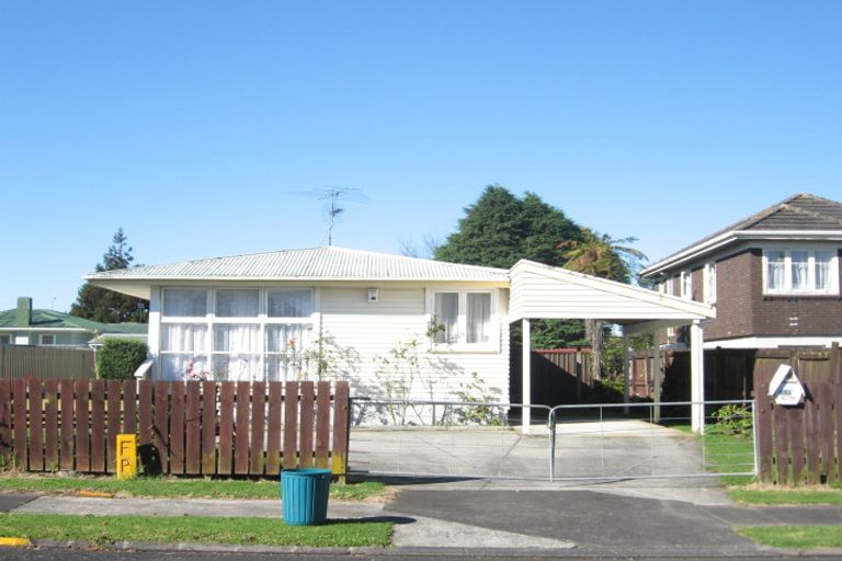 Photo of property in 17 Oxford Road, Manurewa, Auckland, 2102