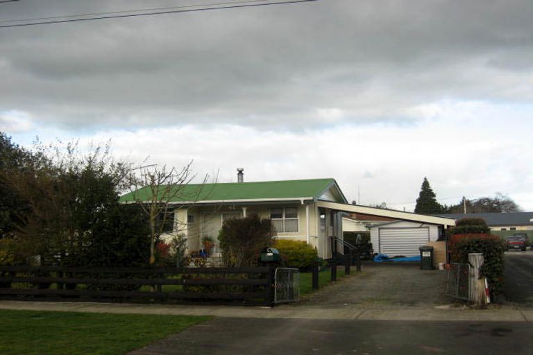 Photo of property in 1 Lincoln Road, Carterton, 5713