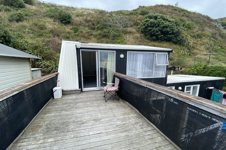 Photo of property in 37 Moa Point Road, Moa Point, Wellington, 6022
