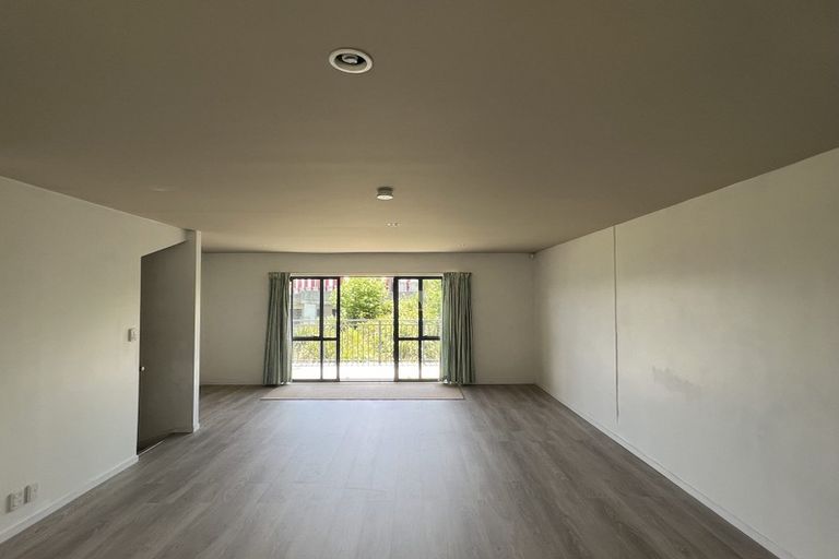 Photo of property in Krisley Court, 12/6 Ambrico Place, New Lynn, Auckland, 0600