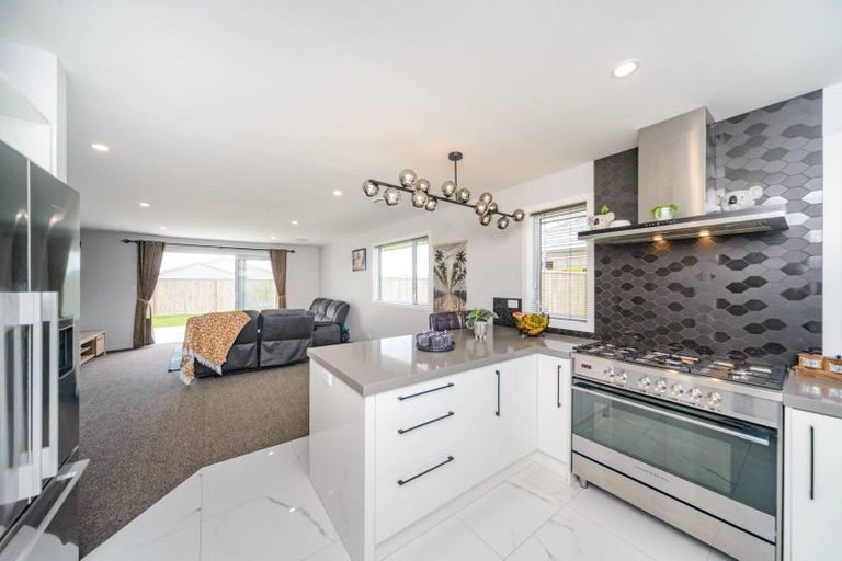 Photo of property in 47 Atlantic Drive, Fitzherbert, Palmerston North, 4410