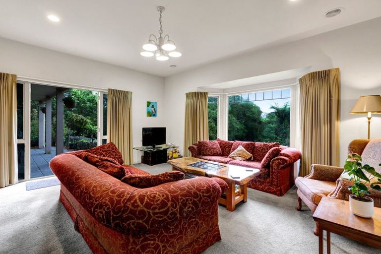 Photo of property in 26 Shelter Grove, Frankleigh Park, New Plymouth, 4310