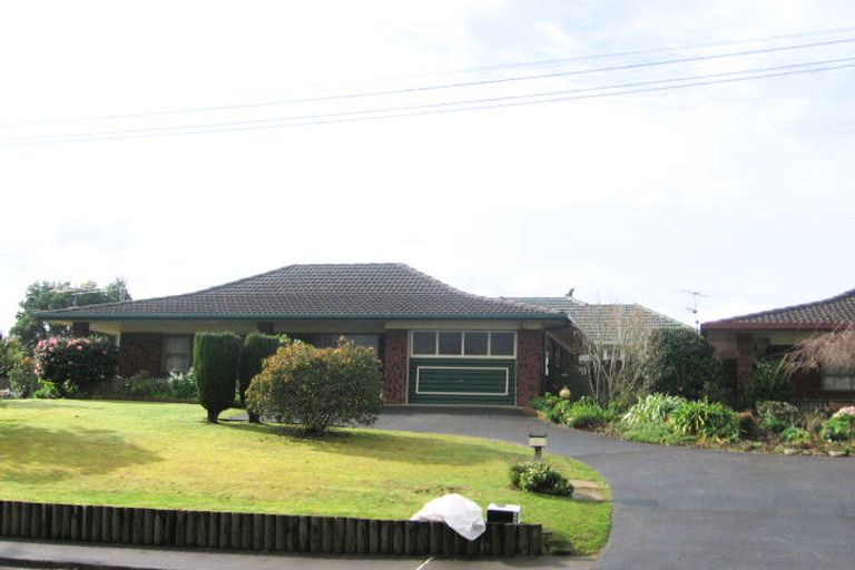 Photo of property in 3/32 Ray Small Drive, Papakura, 2110
