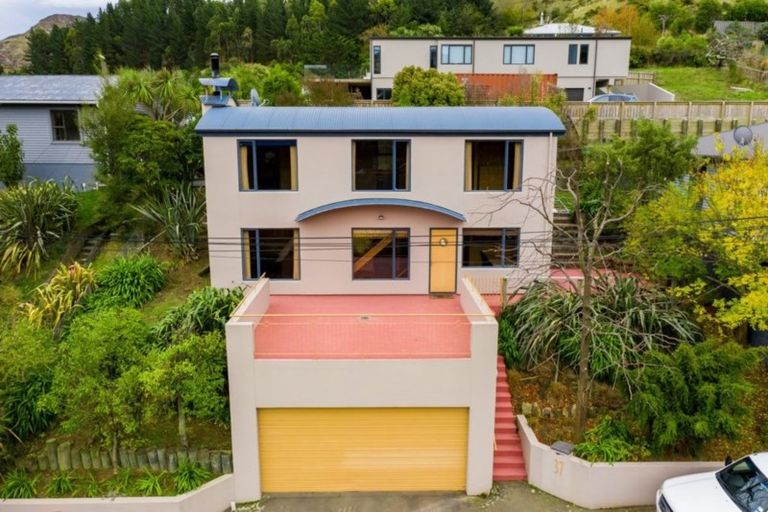 Photo of property in 37 Cornwall Road, Lyttelton, 8082