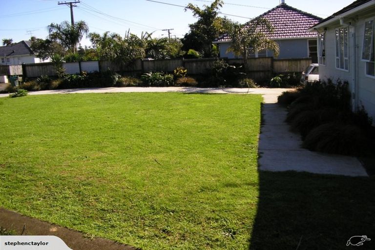 Property details for 2 Sollum Road, Panmure, Auckland, 1072