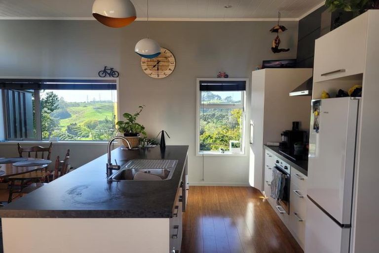 Photo of property in 461-465 Carrington Street, Upper Vogeltown, New Plymouth, 4310
