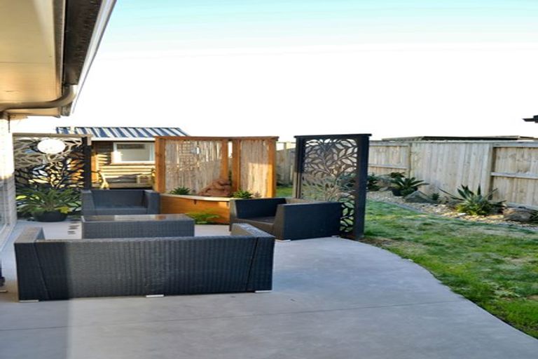 Photo of property in 22 Kamahi Crescent, Papamoa Beach, Papamoa, 3118