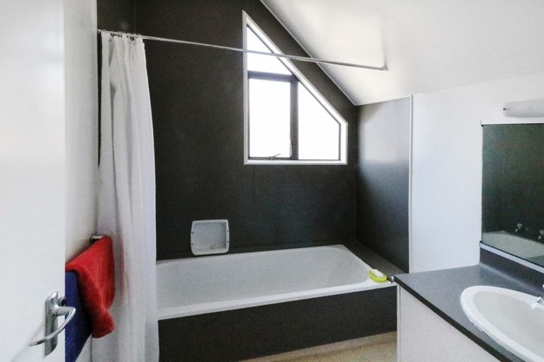 Photo of property in 8/72 Waiwhetu Road, Waiwhetu, Lower Hutt, 5010