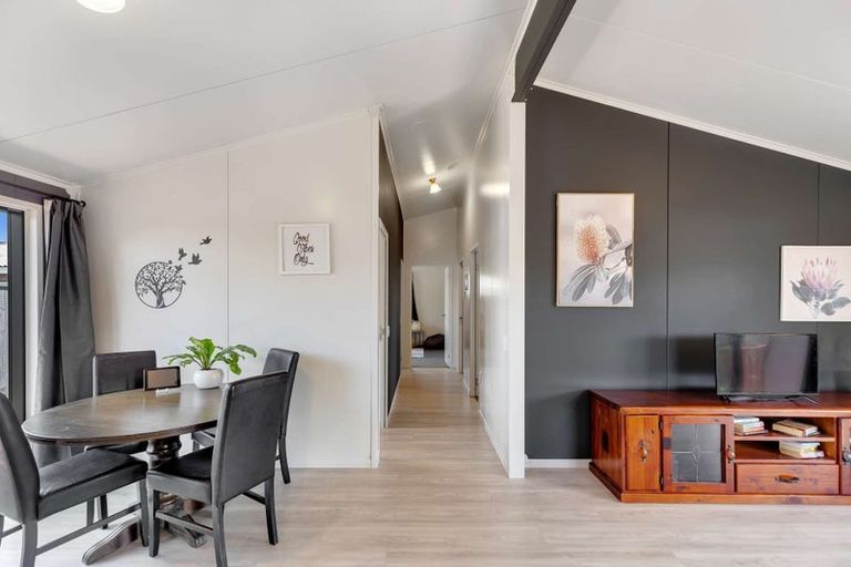 Photo of property in 3b Duff Crescent, Highbury, Palmerston North, 4412