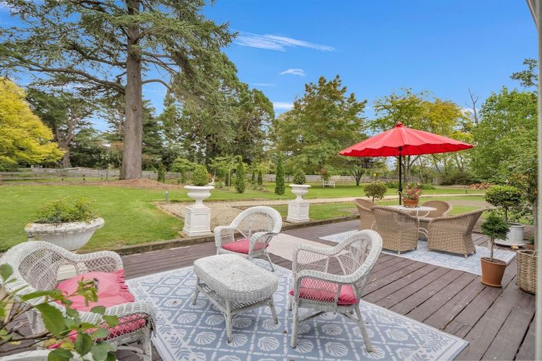 Photo of property in 237 High Street, Oxford, 7430