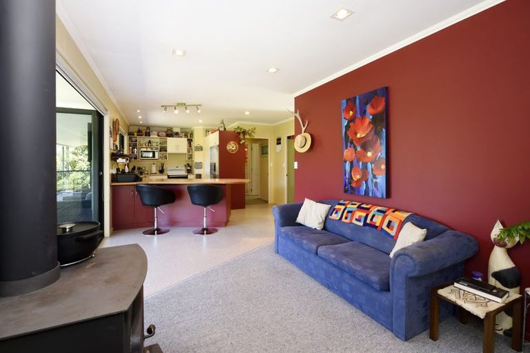 Photo of property in 16 Worlds End Road, Tennyson Inlet, Rai Valley, 7195