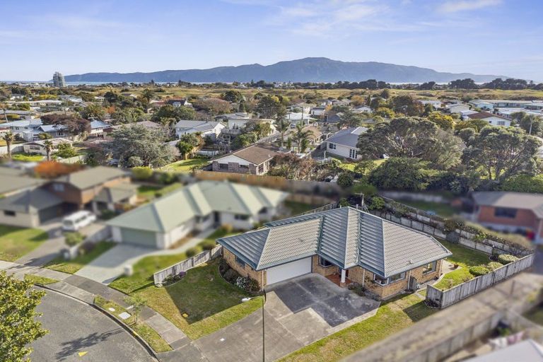 Photo of property in 18 Sunburst Court, Paraparaumu Beach, Paraparaumu, 5032