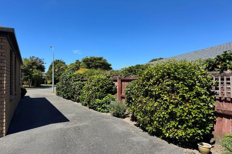 Photo of property in 2/38 Beauford Place, Parklands, Christchurch, 8083
