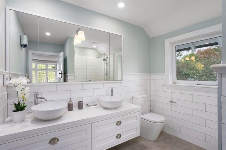 Photo of property in 32 Hawkesbury Avenue, St Albans, Christchurch, 8014