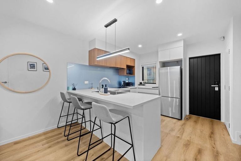 Photo of property in 5/9 Flanshaw Road, Te Atatu South, Auckland, 0610
