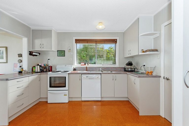 Photo of property in 80 Saint Andrews Terrace, St Andrews, Hamilton, 3200