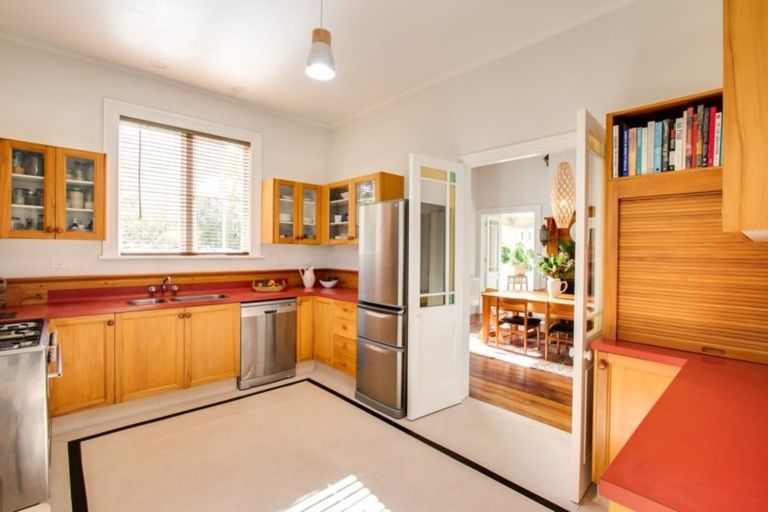 Photo of property in 13 Colenso Avenue, Hospital Hill, Napier, 4110