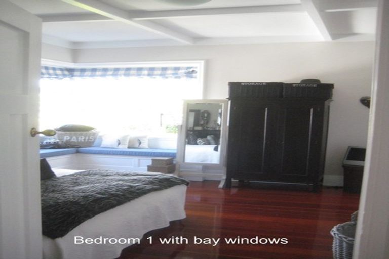 Photo of property in 1/46 Old Lake Road, Narrow Neck, Auckland, 0624