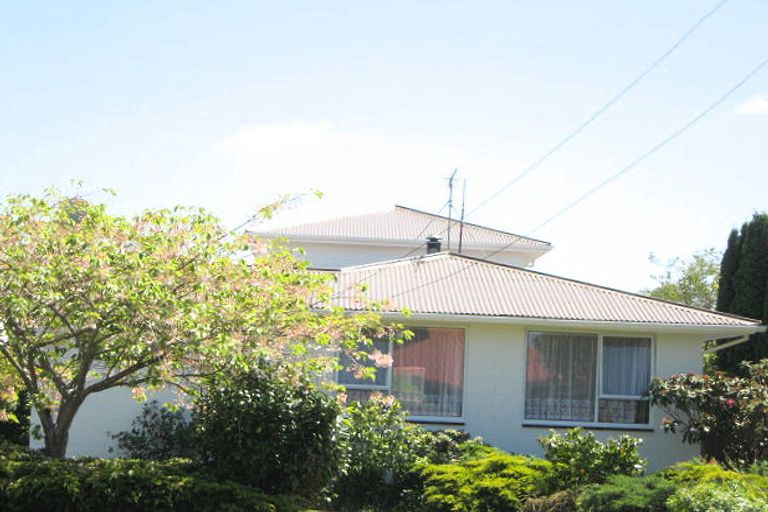 Photo of property in 43 Farquhars Road, Redwood, Christchurch, 8051