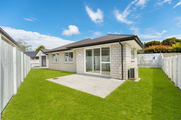 Photo of property in 8 Te Rehutai Rise, Welcome Bay, 3112