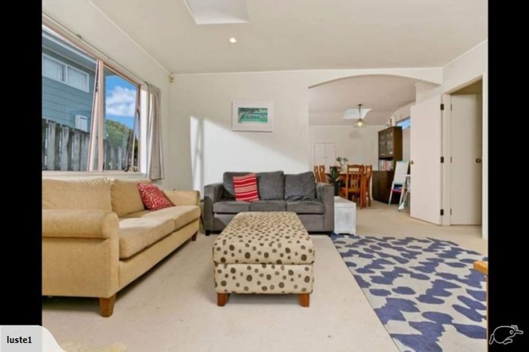 Photo of property in 1/39 Witheford Drive, Bayview, Auckland, 0629