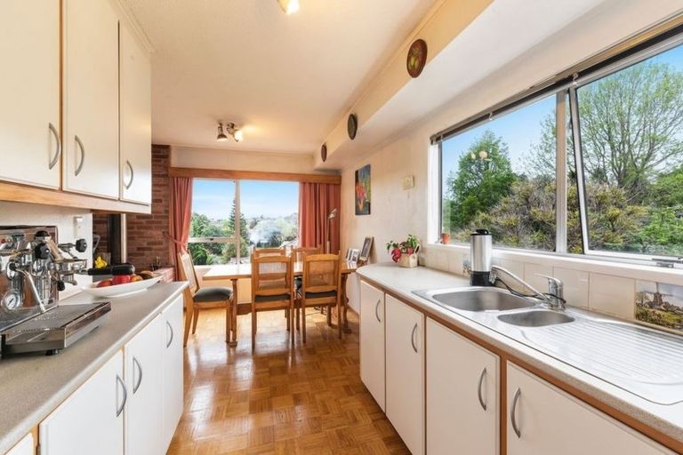 Photo of property in 90 John Downs Drive, Browns Bay, Auckland, 0630