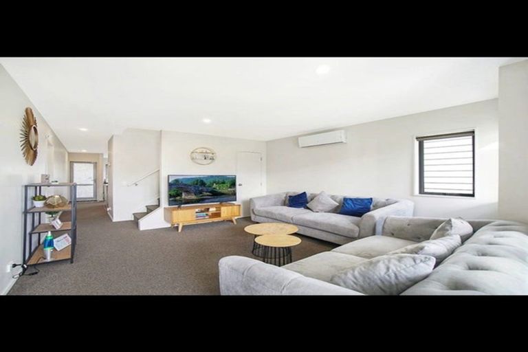 Photo of property in 15 Divide Loop, Takanini, 2112
