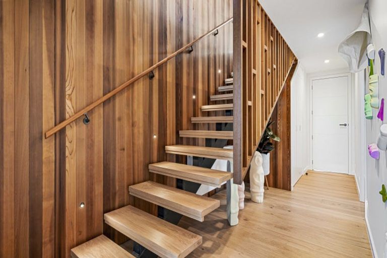 Photo of property in 239 The Esplanade, Petone, Lower Hutt, 5012