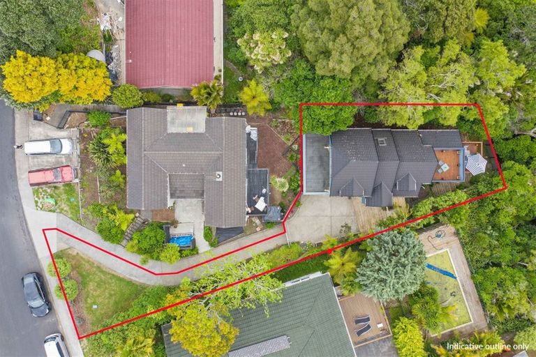 Photo of property in 2/19 Pemberton Avenue, Bayview, Auckland, 0629