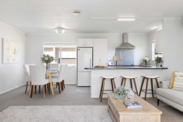 Photo of property in 2 Duke Avenue, Pukekohe, 2120