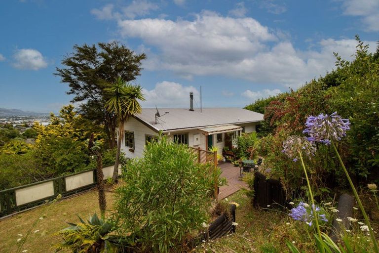 Photo of property in 2/104 Tosswill Road, Tahunanui, Nelson, 7011