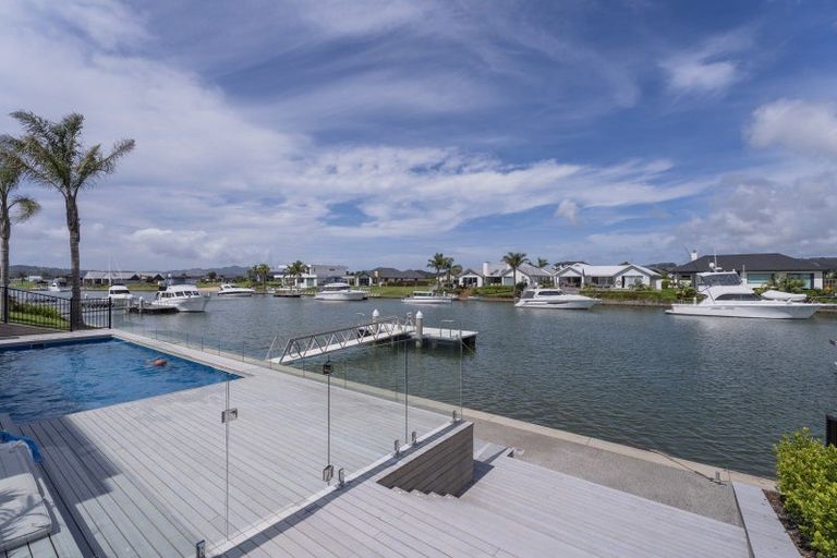 Photo of property in 33 Awatea Drive, Whitianga, 3510