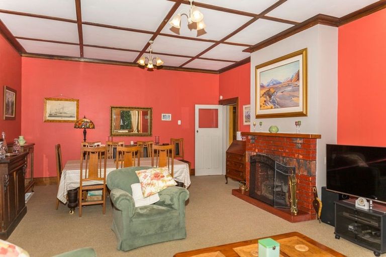 Photo of property in 17 Chamberlain Street, Dannevirke, 4930