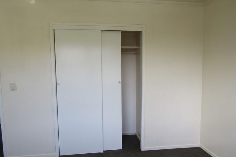 Photo of property in 1/12 Vonnell Place, Birkdale, Auckland, 0626