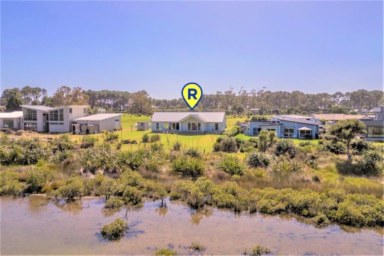 Photo of property in 165 Kelly Jade Avenue, Matarangi, Whitianga, 3592
