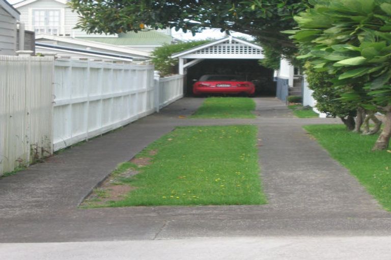 Photo of property in 16 Cowper Street, Devonport, Auckland, 0624