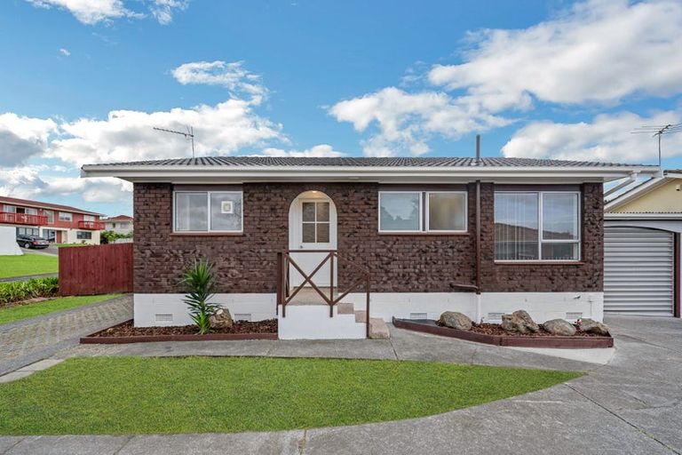 Photo of property in 1/14 Pakira Avenue, Glendene, Auckland, 0602