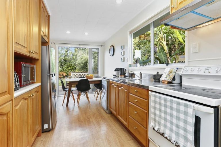 Photo of property in 1/25 Waari Avenue, Sunnyvale, Auckland, 0612