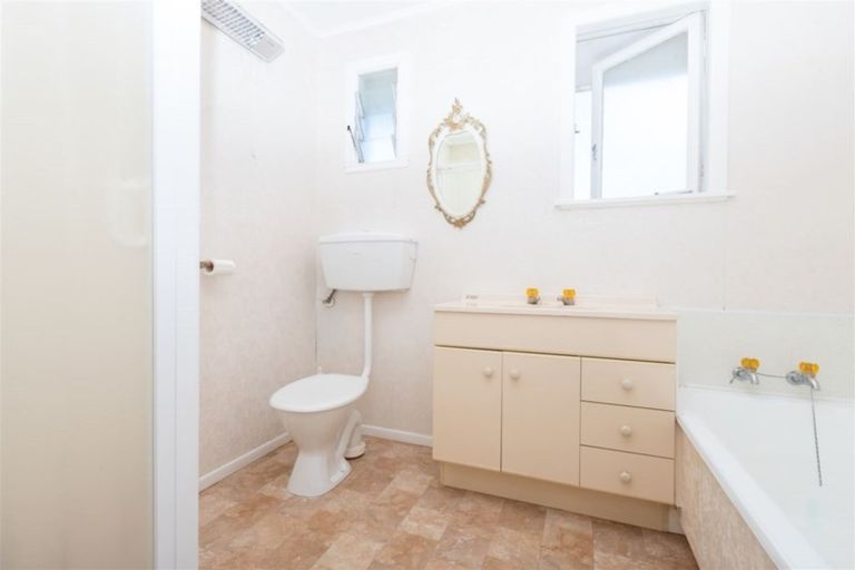 Photo of property in 20 Sutton Crescent, Hillcrest, Hamilton, 3216