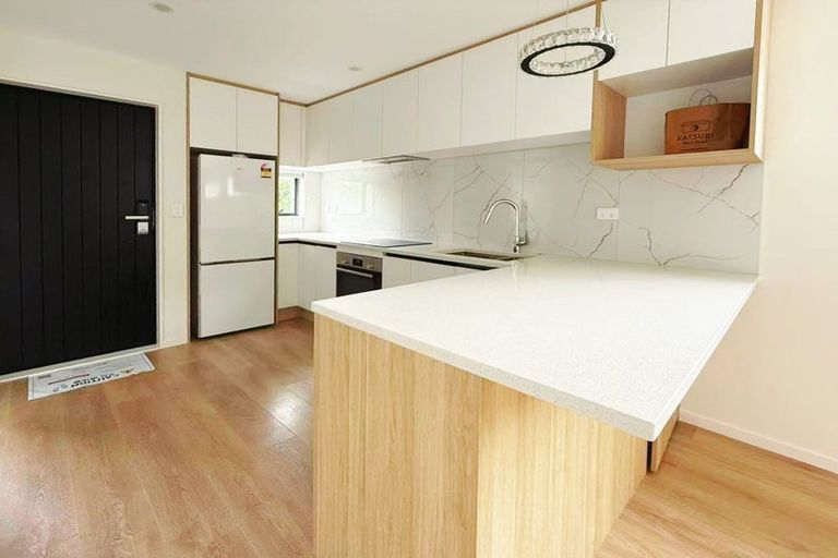 Photo of property in 18a Arrow Road, Forrest Hill, Auckland, 0620