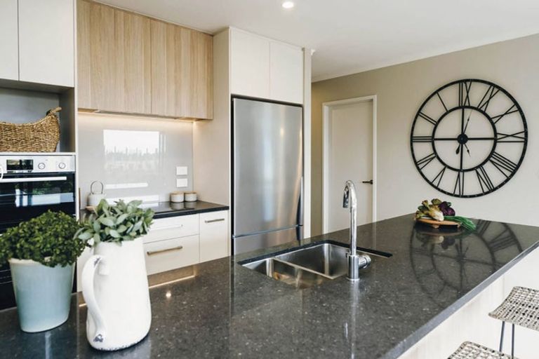 Photo of property in 23 Kakariki Crescent, Carterton, 5713