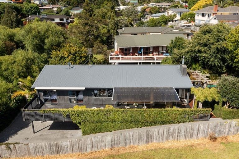 Photo of property in 61a Fairmount Road, Titirangi, Auckland, 0604