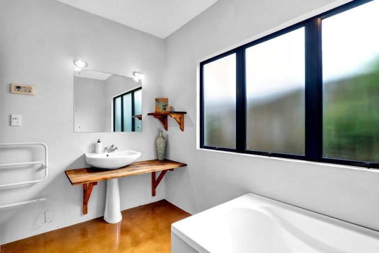 Photo of property in 35 Maire Street, Hawera, 4610