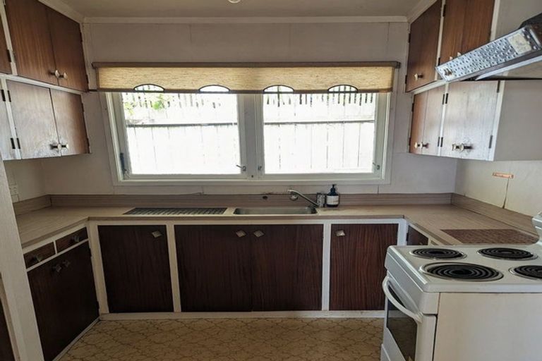 Photo of property in 2/103 Lake Road, Northcote, Auckland, 0627