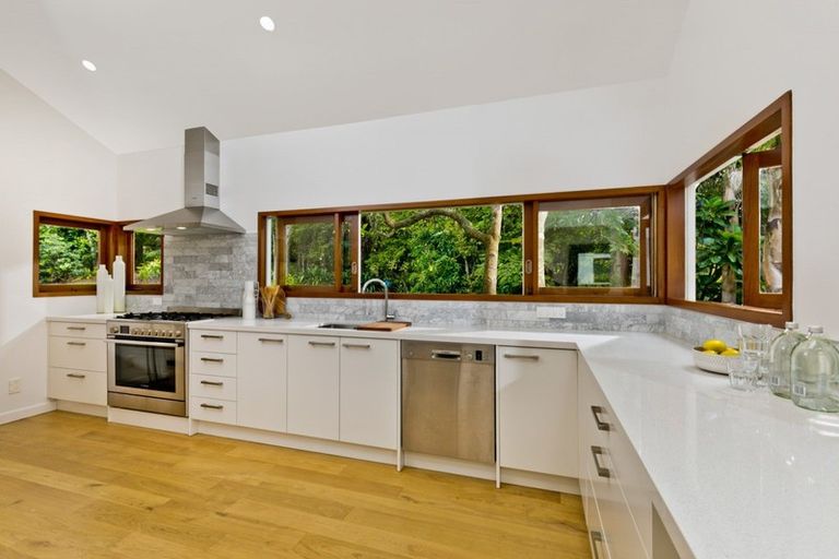 Photo of property in 24b Channel View Road, Campbells Bay, Auckland, 0630