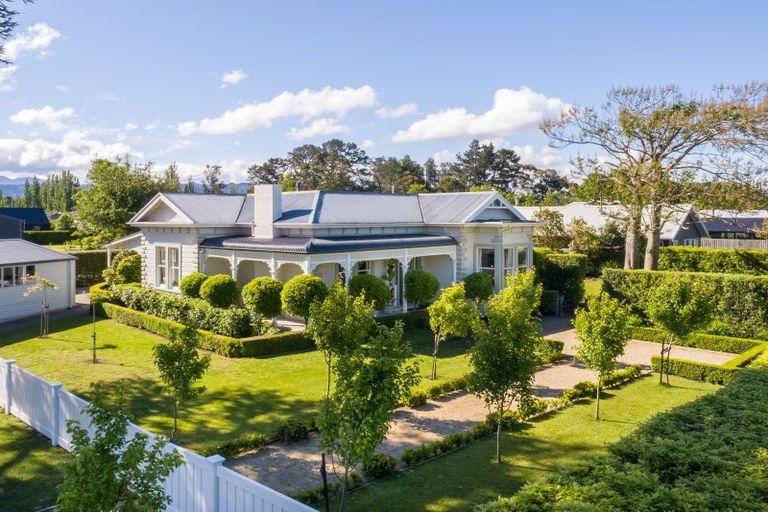 Photo of property in 16 Orchard Road, Greytown, 5712