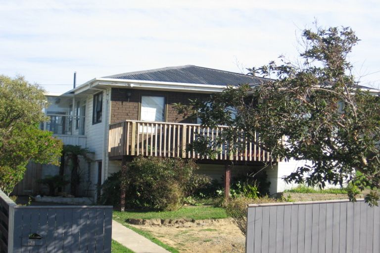 Photo of property in 124 Te Pene Avenue, Titahi Bay, Porirua, 5022